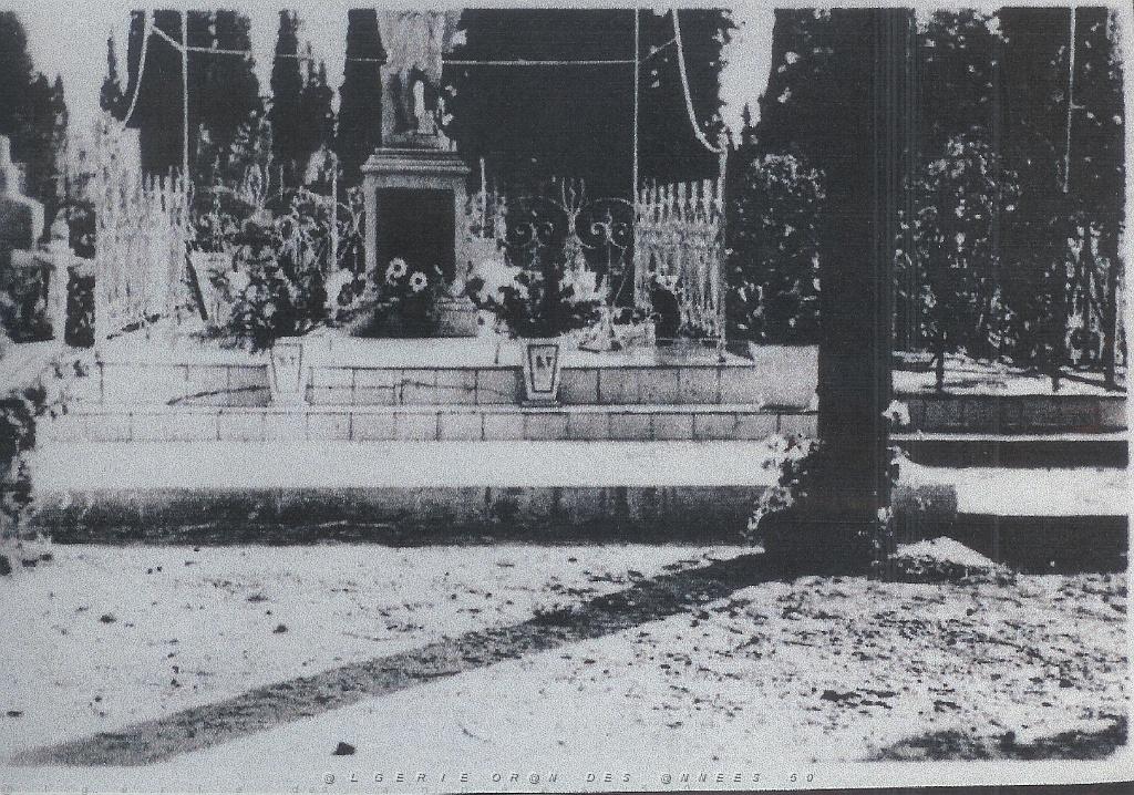 VOYAGE DU 22 29 04 2006 800 Perregaux cimetiere la tombe familiale en 1962.jpg